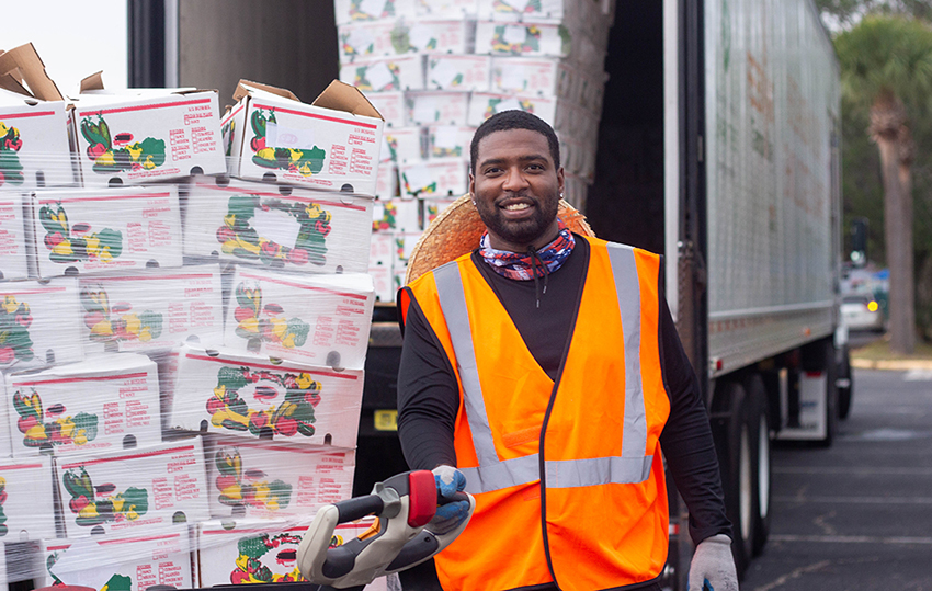 Volunteer from Feeding Tampa Bay mobile distribution.