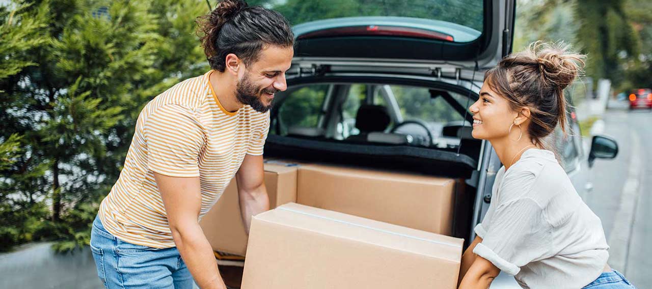 couple-moving
