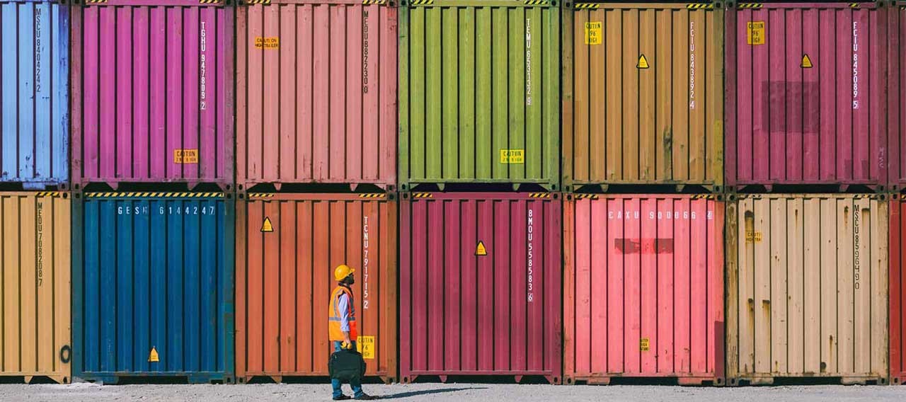 conteneurs d'expédition colorés